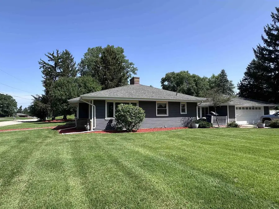 1331 S Crosby Avenue, Janesville, WI 53546 - #2