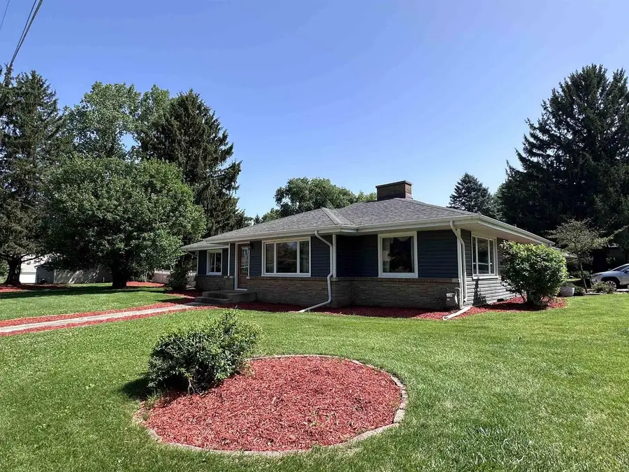 1331 S Crosby Avenue, Janesville, WI 53546 - #3