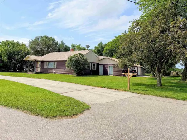 1733 S Marquette Road, Prairie Du Chien, WI 53821