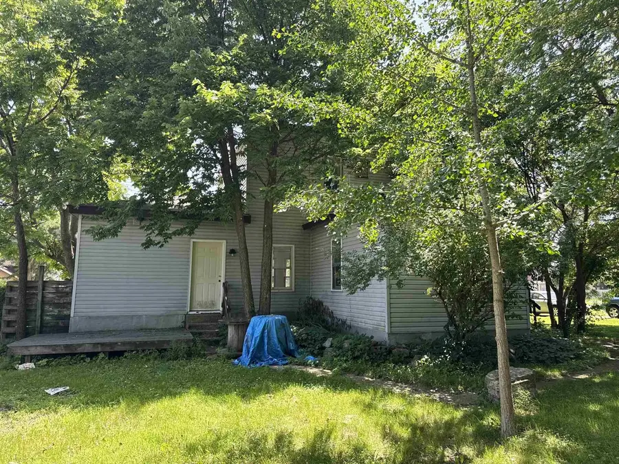 903 E 2nd Avenue, Brodhead, WI 53520 - #3