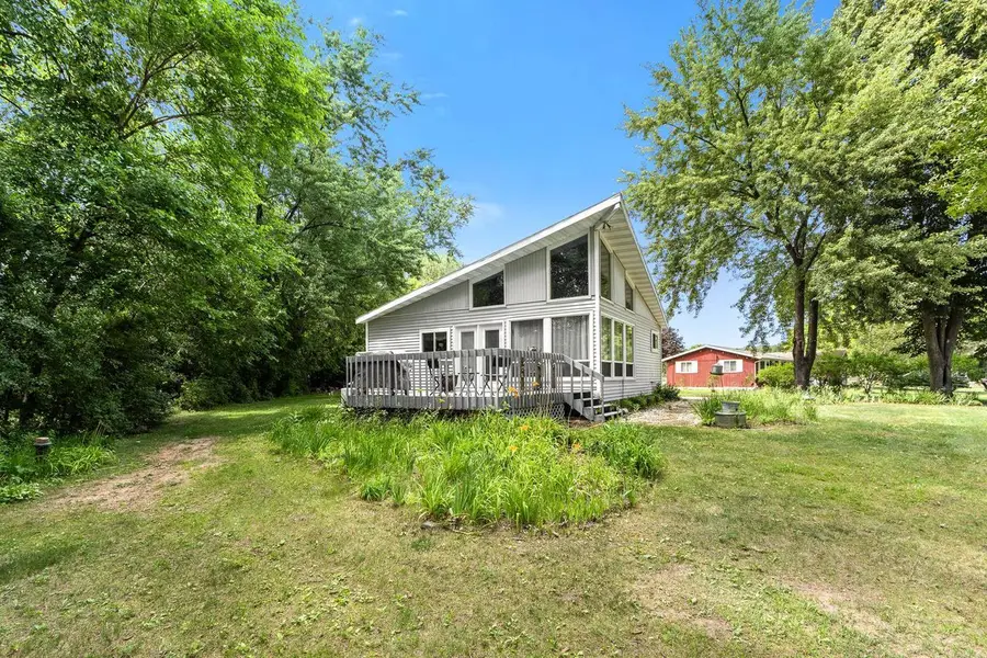 W5658 Island Drive, Pardeeville, WI 53954 - #2