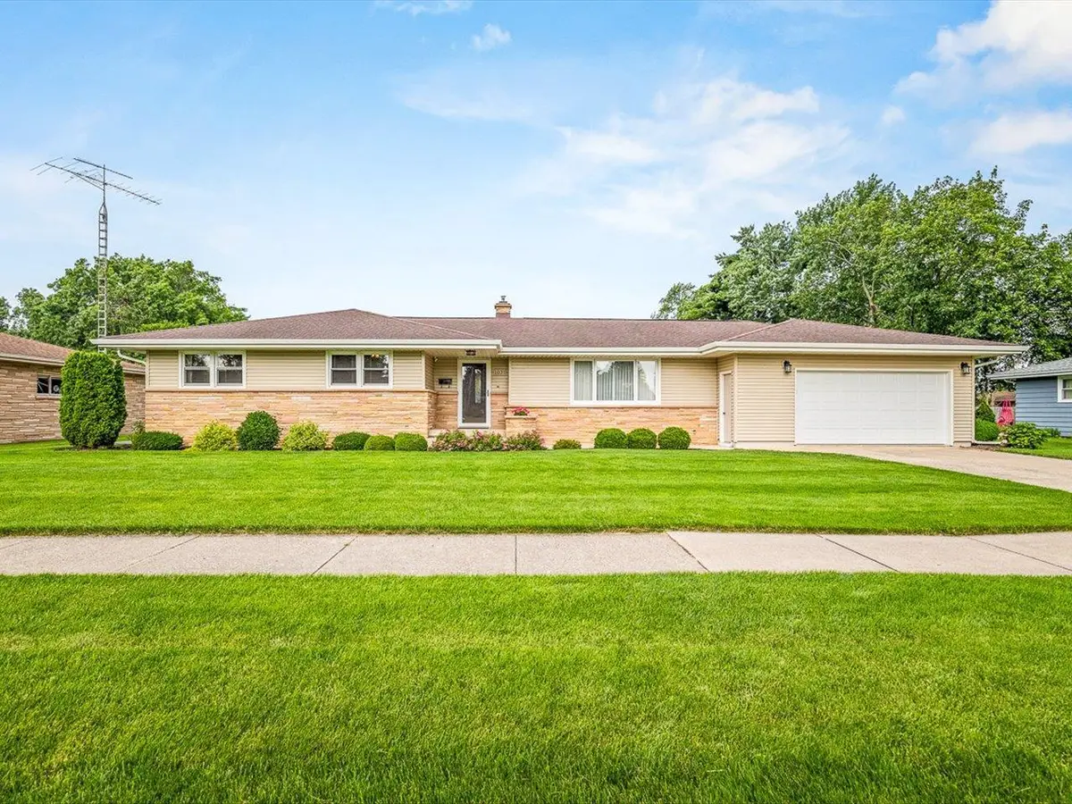 1031 N Sumac Drive, Janesville, WI 53545 - #1