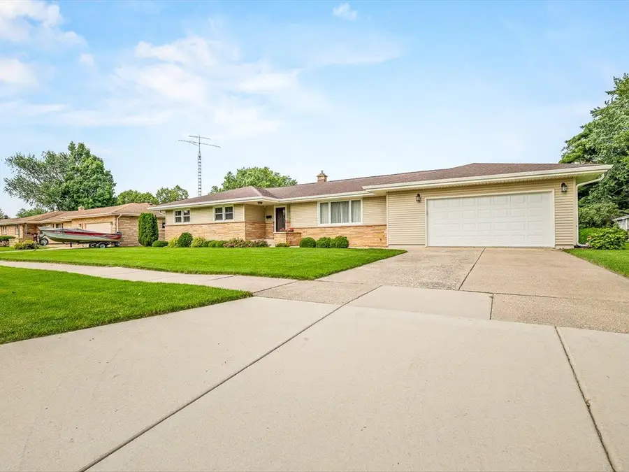 1031 N Sumac Drive, Janesville, WI 53545 - #3