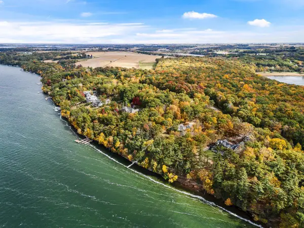 L2 Oakwood Avenue, Green Lake, WI 54941