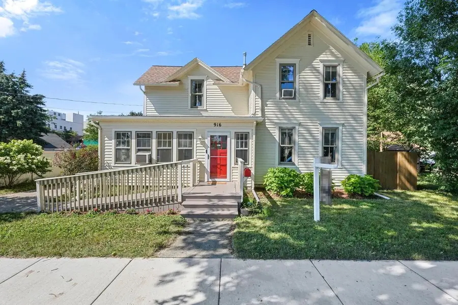 916 Giles Street, Stoughton, WI 53589 - #2