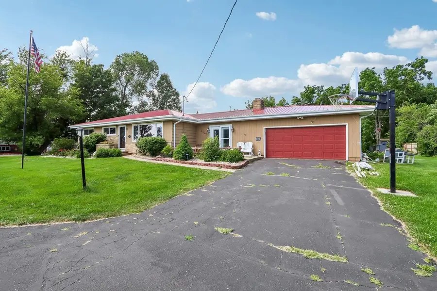 2400 W Avalon Road, Janesville, WI 53546 - #2