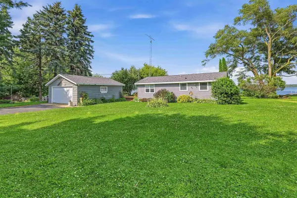 W10300 Sunny Point Road, Beaver Dam, WI 53916