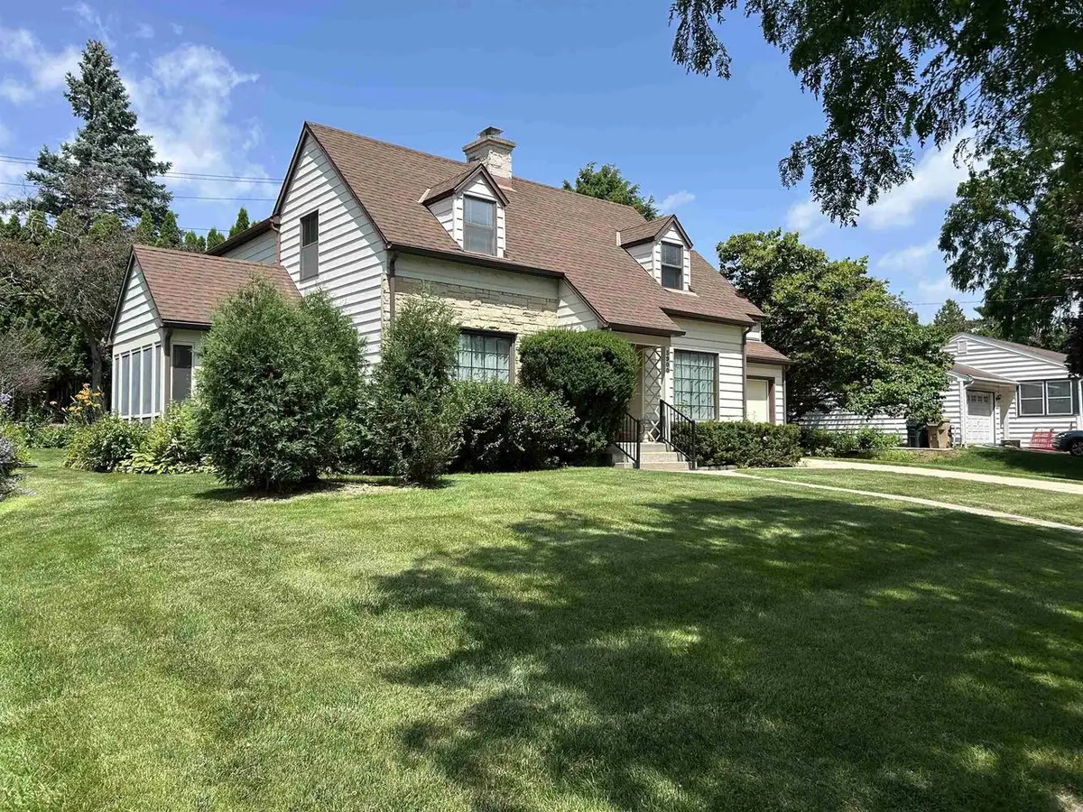3900 Manitou Way, Madison, WI 53711 - #1