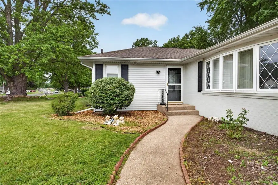 879 E Inman Parkway, Beloit, WI 53511 - #3