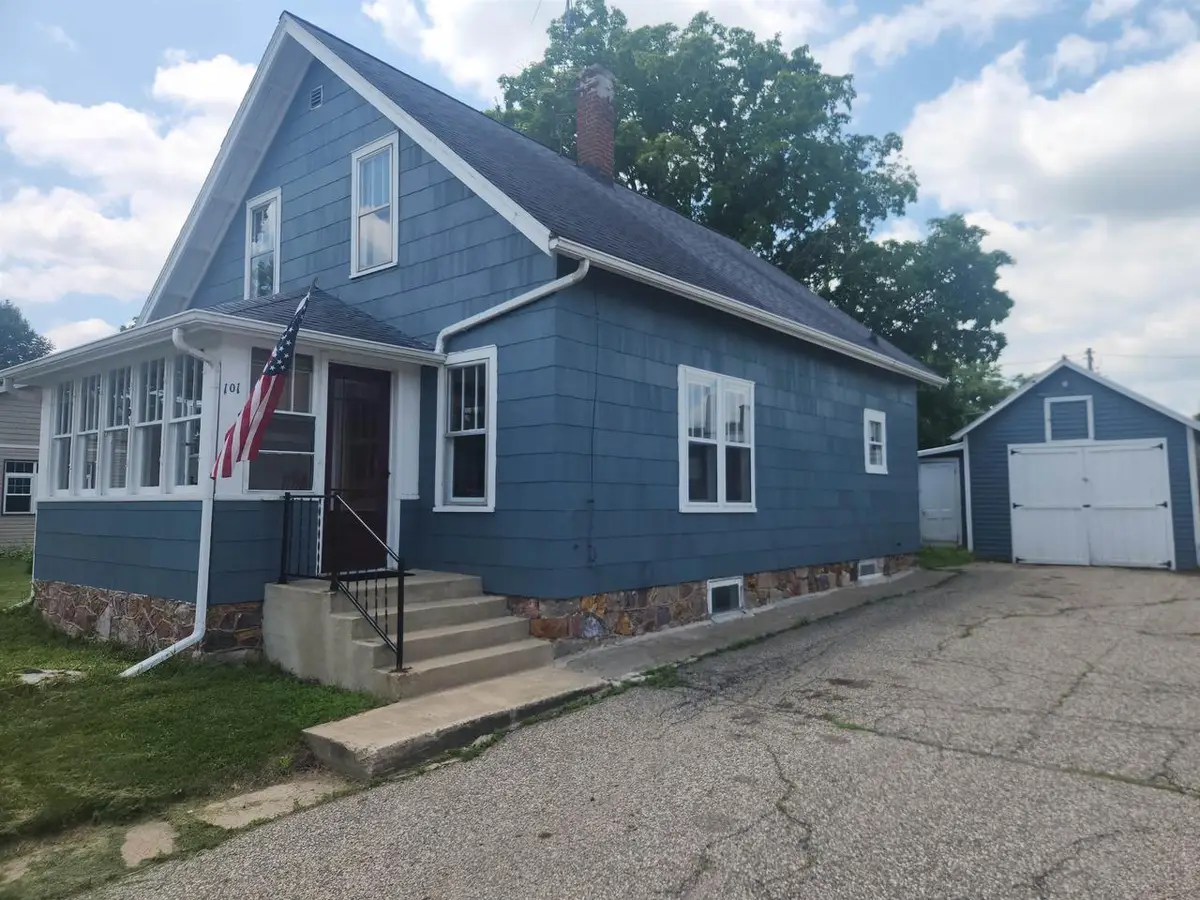 101 S Oak Street, North Freedom, WI 53951 - #1