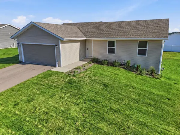 708 E Maple Beach Drive, Edgerton, WI 53534
