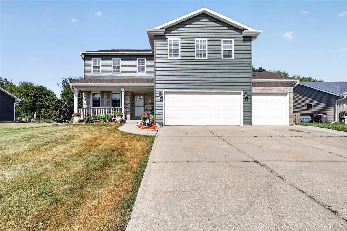 613 S 6th Street, Evansville, WI 53536 - #1