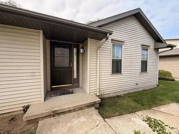 25 Plum Tree Village, Beloit, WI 53511