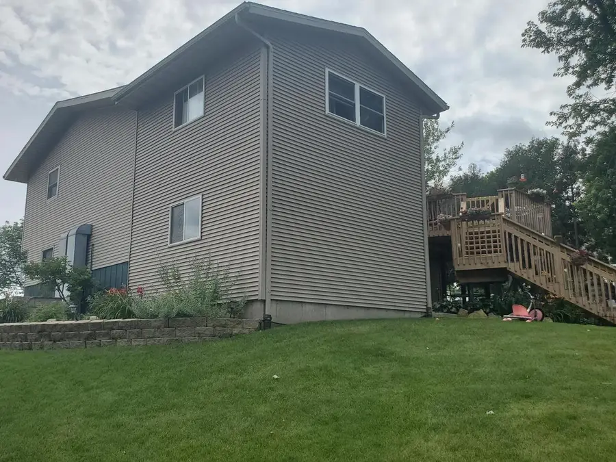 614 W Washington Street, Dodgeville, WI 53553 - #3