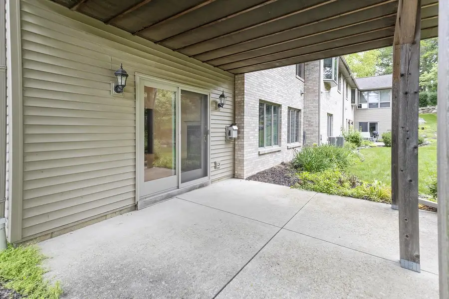 1223 W Sherman Avenue, Fort Atkinson, WI 53538 - #3