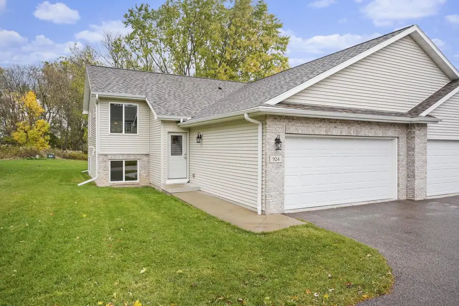 922-932 WATERS EDGE Court, Marshall, WI 53559 - #3