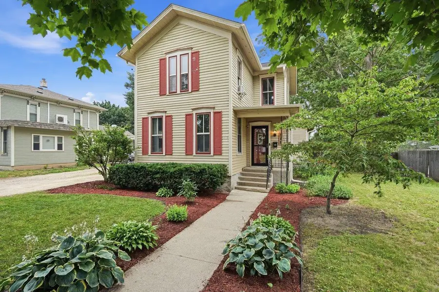 318 S 2nd Street, Evansville, WI 53536 - #2