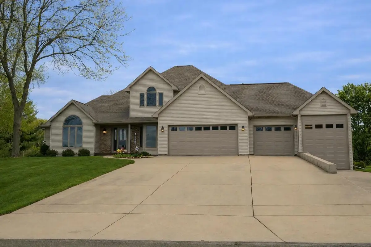 2717 Olin Way, Sun Prairie, WI 53590 - #1