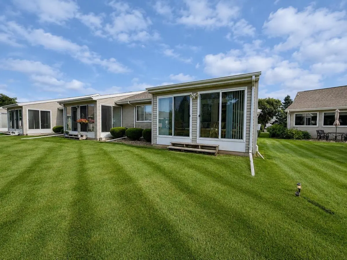 726 Kensington Square #726, Stoughton, WI 53589 - #1