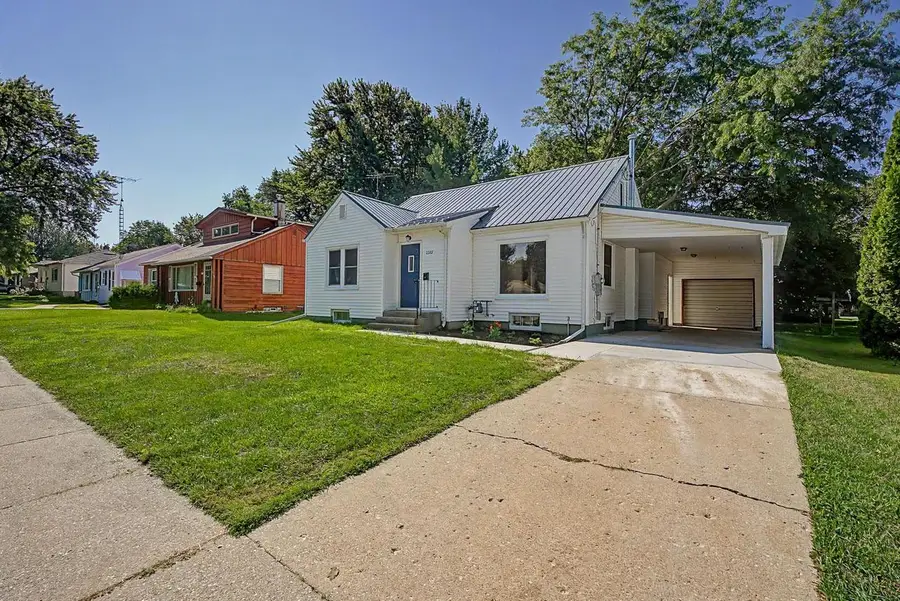 2522 8th Street, Monroe, WI 53566 - #2