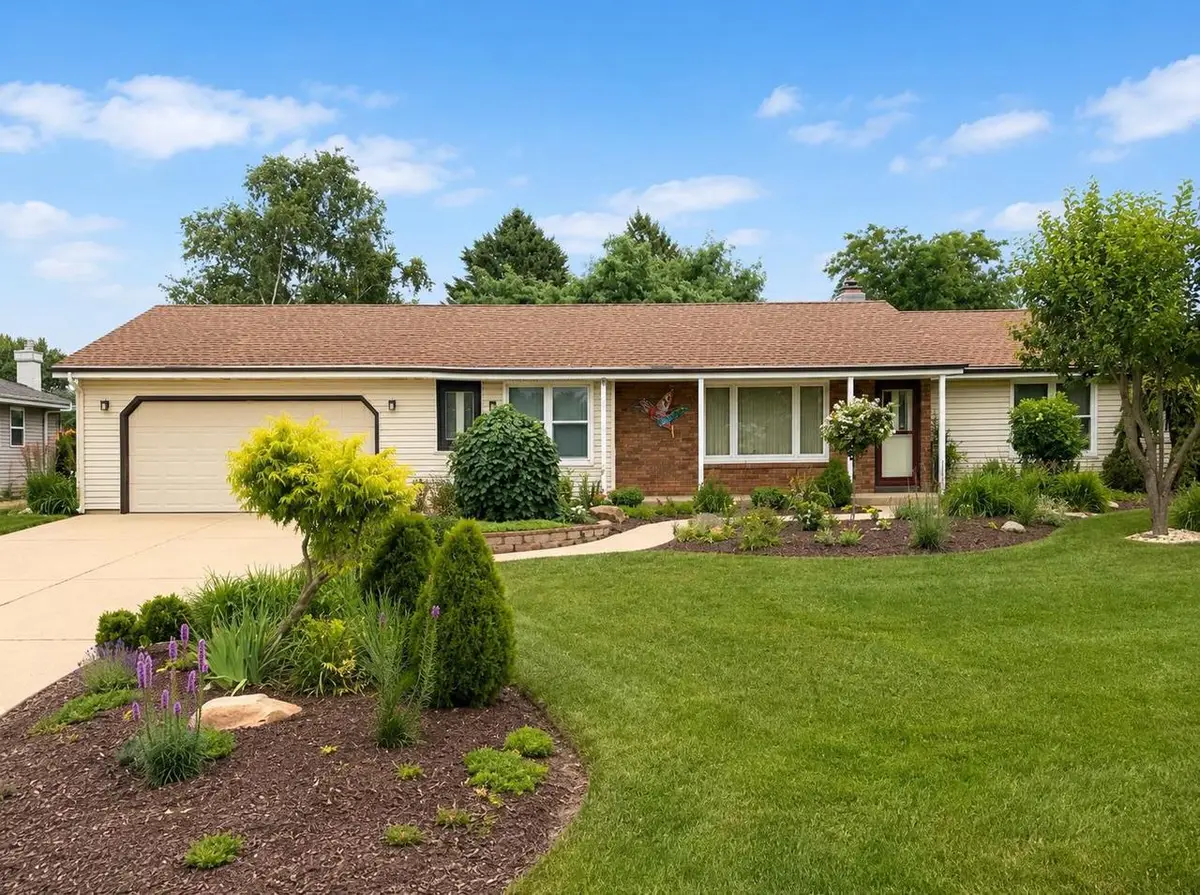 978 Nantucket Drive, Janesville, WI 53546 - #1