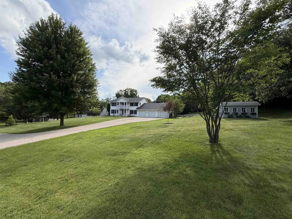 9729 N Rock River Drive, Edgerton, WI 53534 - #1