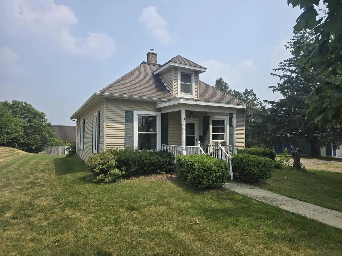 714 Ridge Street, Mineral Point, WI 53565 - #1