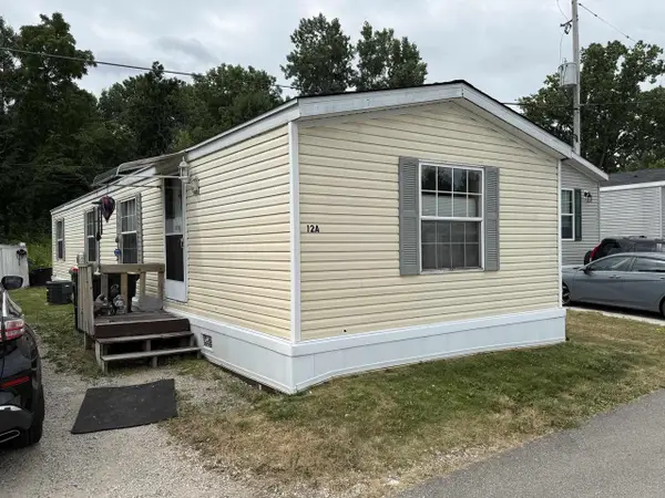 8481 S 5th Avenue #A12, Oak Creek, WI 53154
