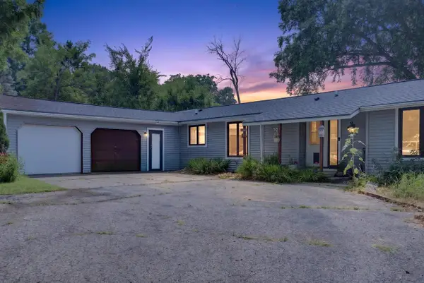 N6637 Meadowview Drive, Pardeeville, WI 53954