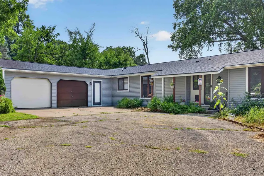 N6637 Meadowview Drive, Pardeeville, WI 53954 - #2