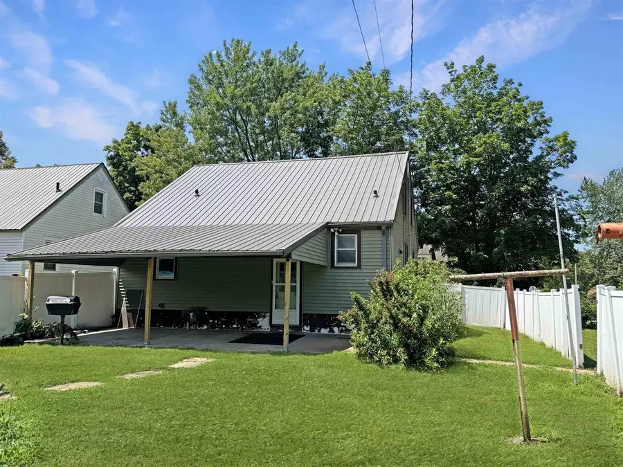 820 N Wacouta Avenue, Prairie Du Chien, WI 53821 - #3