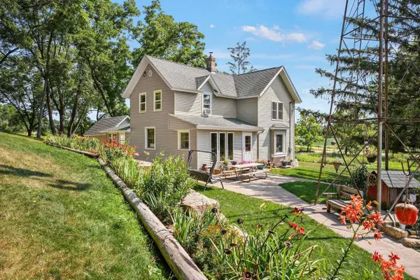 N8621 Hay Hollow Road, Blanchardville, WI 53516