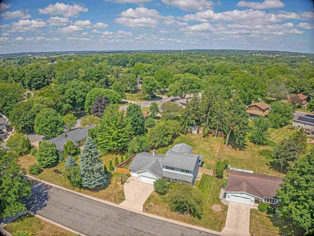 604 WOODLAWN Way, Verona, WI 53593 - #1