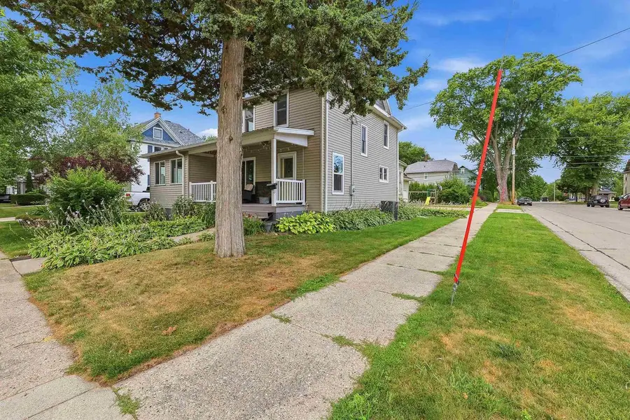 118 Pleasant Street, Beaver Dam, WI 53916 - #2