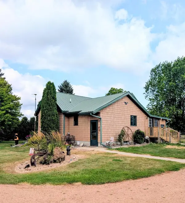 N4027 Twin Lakes Lane, Eden, WI 53019