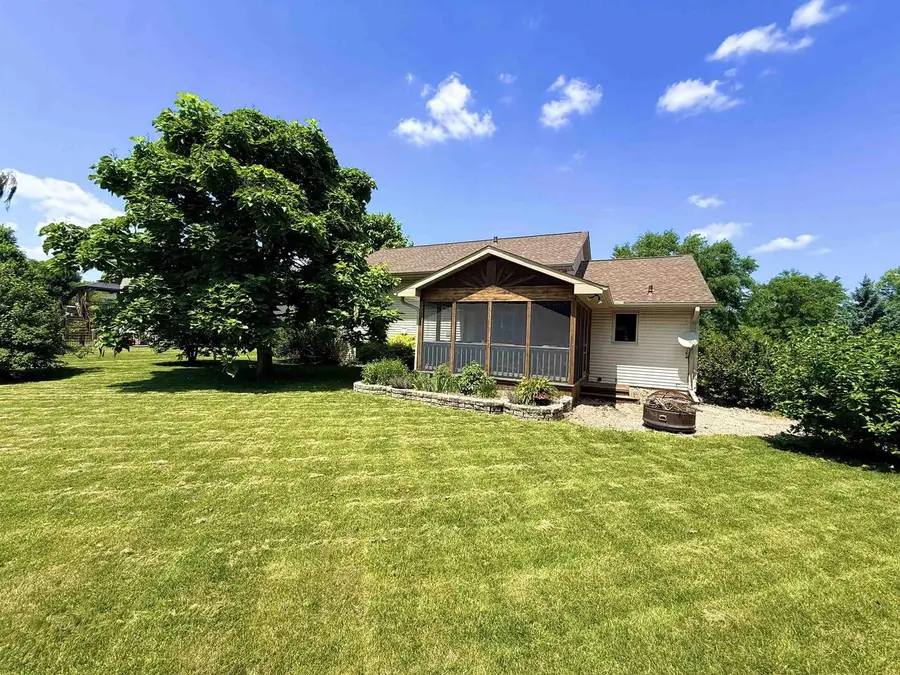 214 Coyle Parkway, Cottage Grove, WI 53527 - #3
