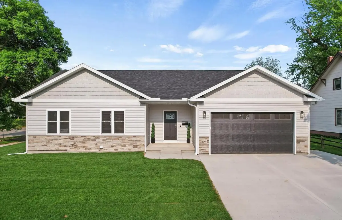 828 Elm Street, Wisconsin Dells, WI 53965 - #1