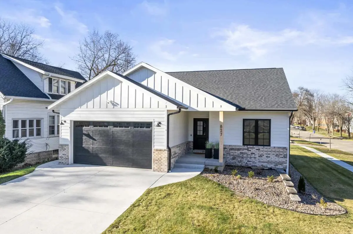 827 Cedar Street, Wisconsin Dells, WI 53965 - #1