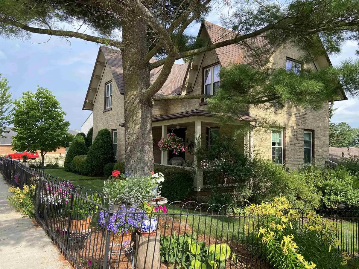 123 E Edgewater Street, Cambria, WI 53923 - #1