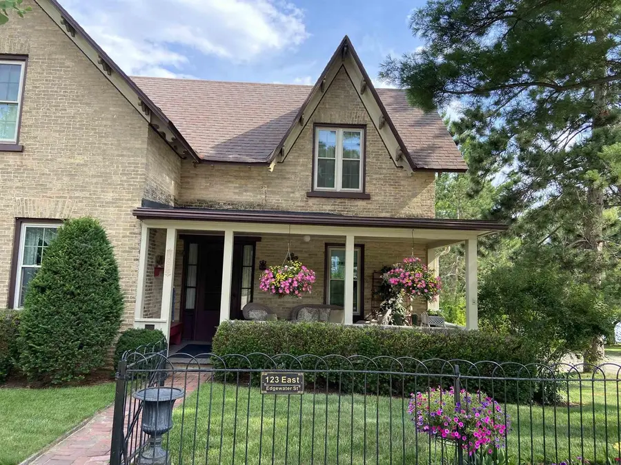 123 E Edgewater Street, Cambria, WI 53923 - #2