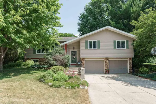 432 Applewood Lane, Janesville, WI 53548