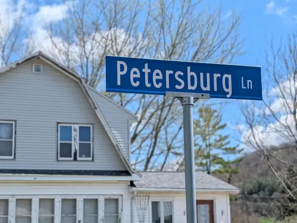 48670 Petersburg Lane, Gays Mills, WI 54631