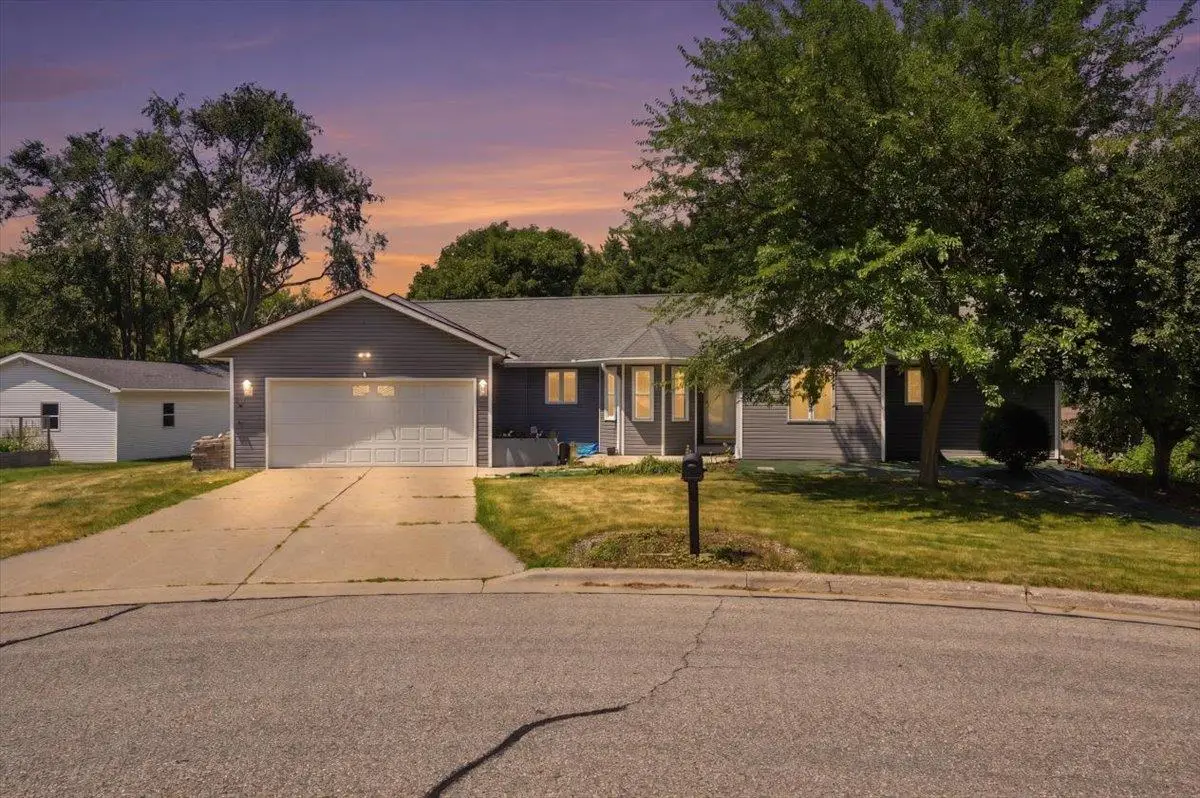 416 Stoneridge Terrace, Deforest, WI 53532 - #1
