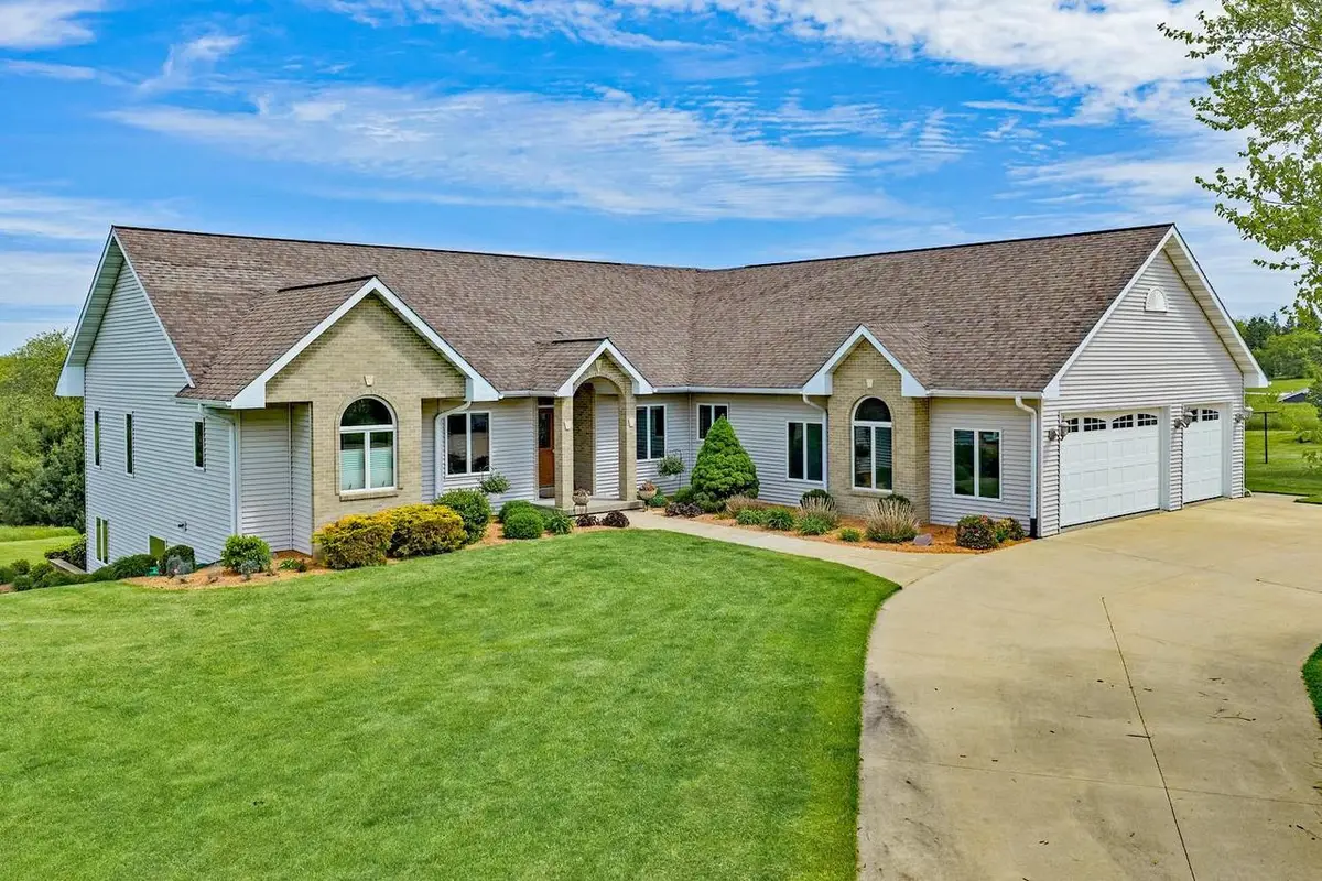 410 W Elroy Street, Elroy, WI 53929 - #1