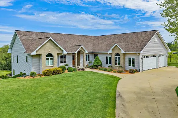 410 W Elroy Street, Elroy, WI 53929
