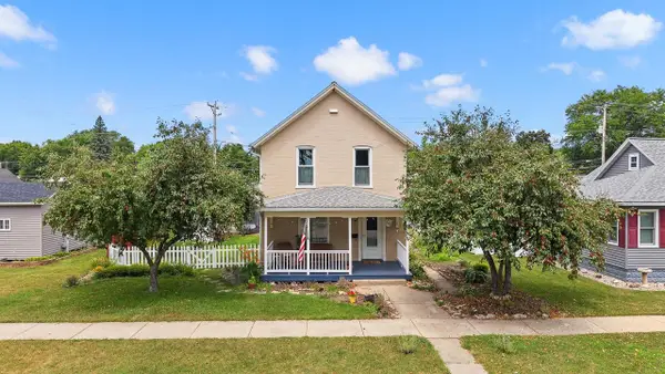 709 W Edgewater Street, Portage, WI 53901