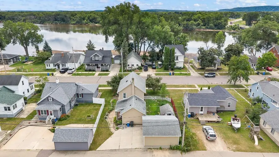 709 W Edgewater Street, Portage, WI 53901 - #3