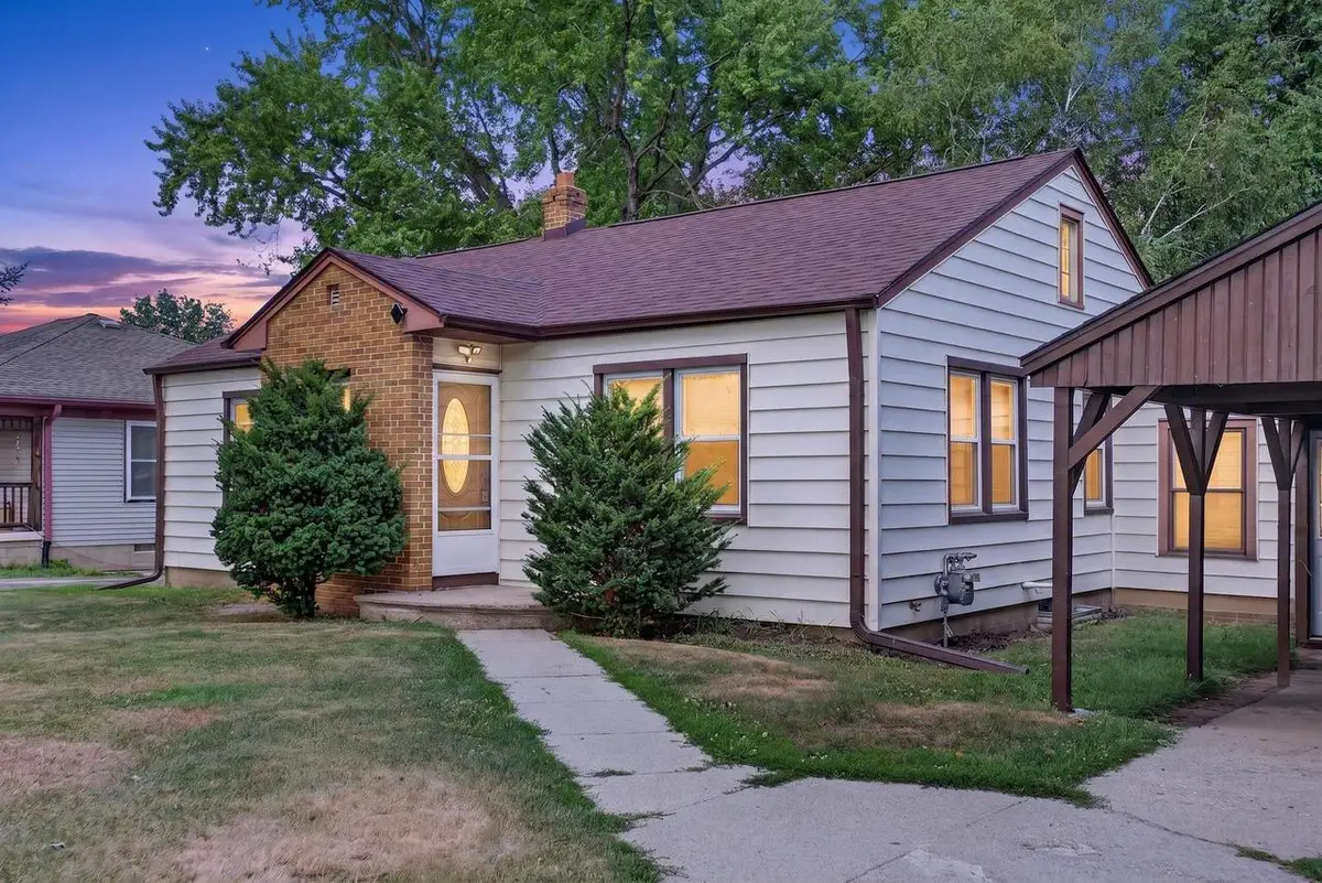 417 N Cedar Street, Horicon, WI 53032 - #1