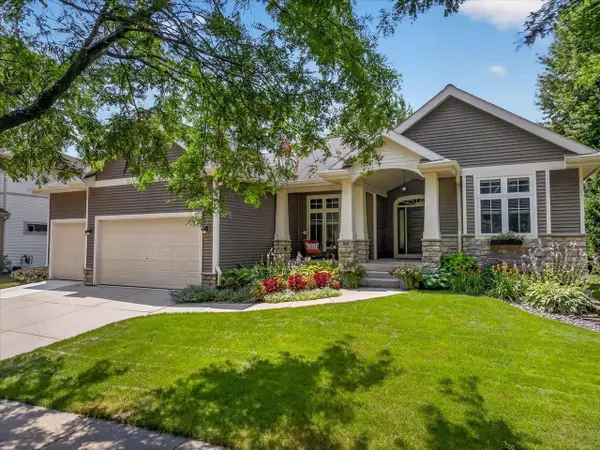 912 PEBBLEBROOK Drive, Waunakee, WI 53597