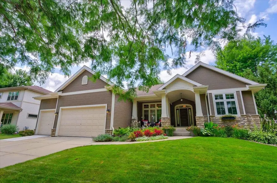 912 PEBBLEBROOK Drive, Waunakee, WI 53597 - #2